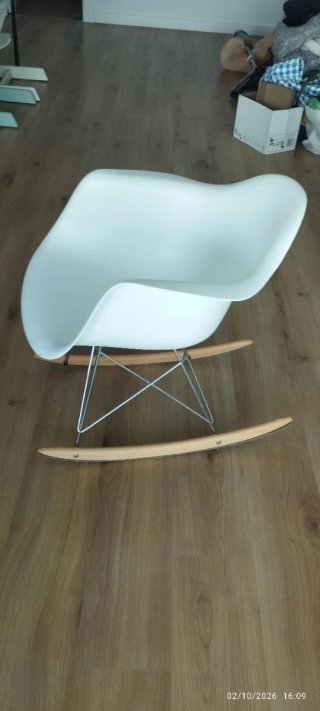 Mecedora Blanca de Diseño