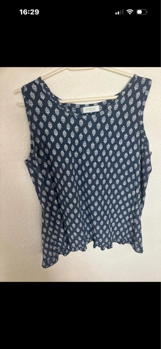 Blusa sin mangas estampada