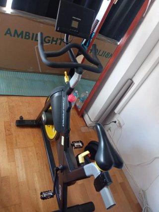 Bicicleta Estática ProForm y 2 Pesas