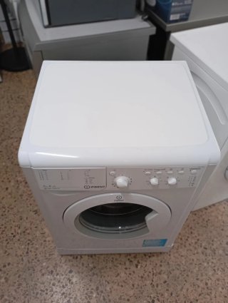 Lavadora Indesit 7/5 kg