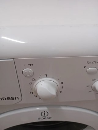 Lavadora Indesit 7/5 kg