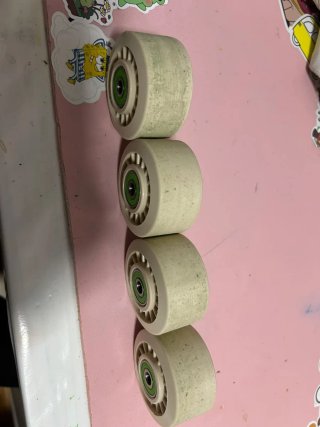 Set de 4 Ruedas Roll-Line Magnum 53D