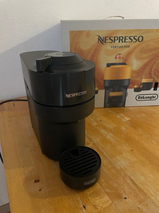Cafetera Nespresso Vertuo Pop Negra
