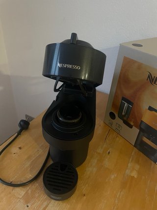 Cafetera Nespresso Vertuo Pop Negra