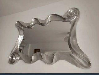 Espejo de Pared Plateado con Marco Ondulado