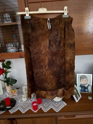 Traje Chaqueta Presen Rodríguez Marrón y blusa.