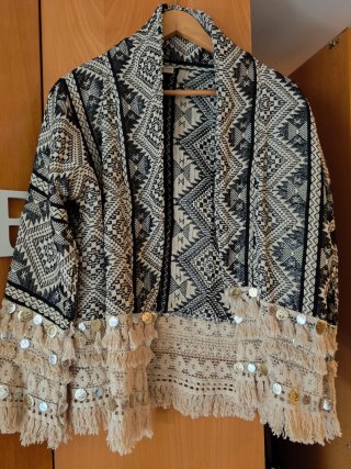 Chaqueta Boho con flecos y monedas