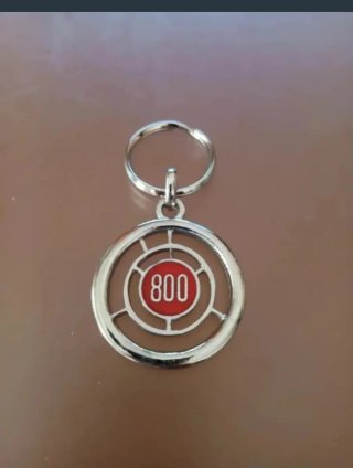 LLAVERO SEAT 800 DE METAL CROMADO