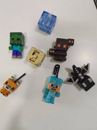 Muñecos Minecraft Kinder Joy