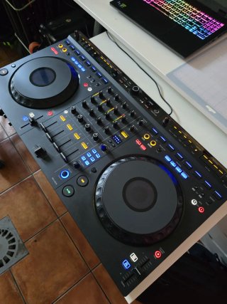Controladora DJ AlphaTheta DDJ-GRV6