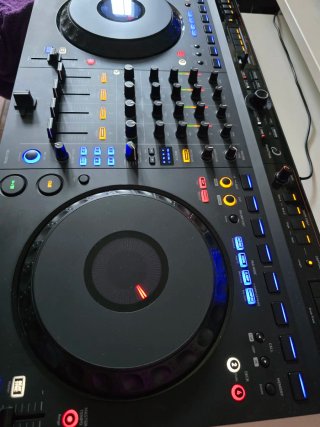 Controladora DJ AlphaTheta DDJ-GRV6
