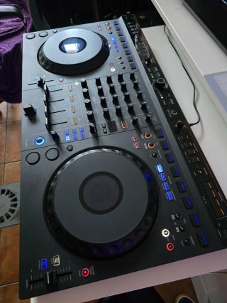Controladora DJ AlphaTheta DDJ-GRV6