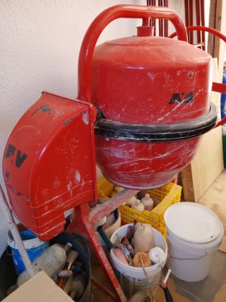 Hormigonera Eléctrica Roja