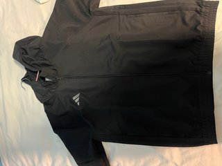 Chaqueta Adidas Negra con Capucha