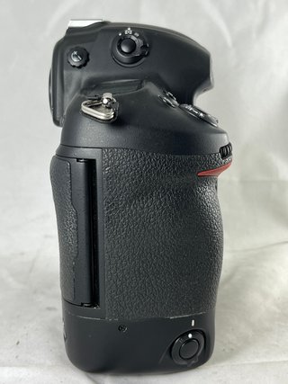 Cámara Nikon D3S con accesorios