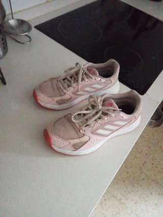 Zapatillas Adidas rosas casi nuevas