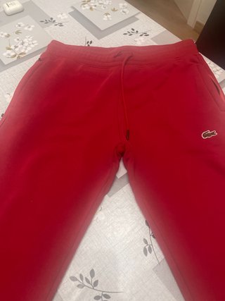 Pantalón deportivo rojo Lacoste