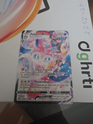 Carta Pokémon Sylveon VMAX