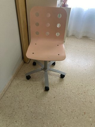 Silla de estudio rosa con ruedas