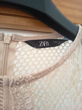 Vestido Zara Bege com Renda