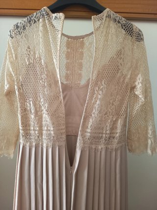 Vestido Zara Bege com Renda