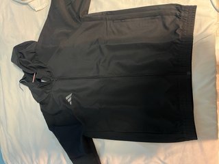 Chaqueta Adidas Negra con Capucha