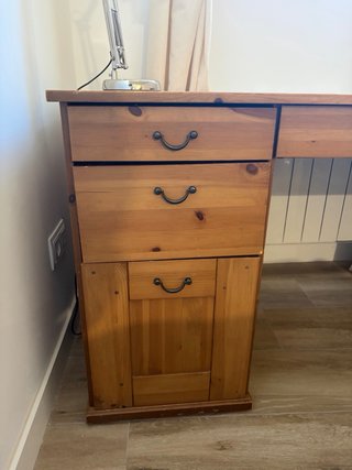 Scrivania in legno massello IKEA ALVE