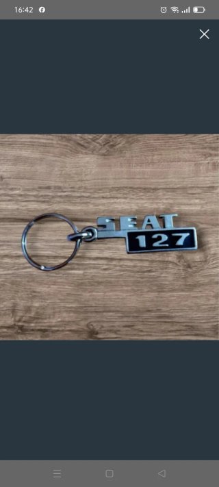 LLAVERO SEAT 127 DE METAL CROMADO