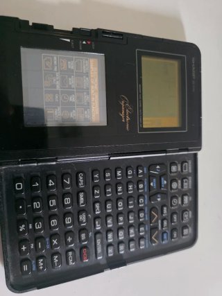 Organizador Electrónico Sharp IQ-7000 Vintage