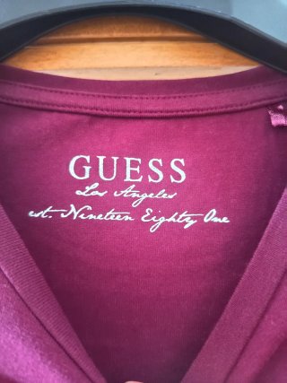 T-shirt Guess Roxa