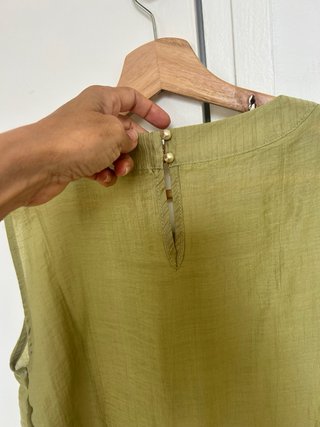 Conjunto top y pantalón verde oliva- NUEVO
