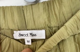 Conjunto top y pantalón verde oliva- NUEVO