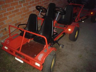 Coche a pedales para 6 personas