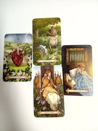 Bee Tarot - Kristoffer Hughes