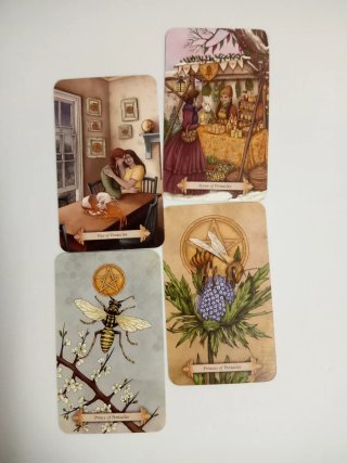 Bee Tarot - Kristoffer Hughes