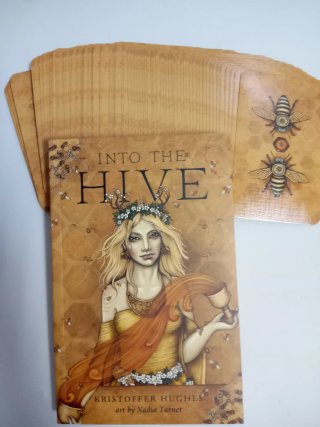 Bee Tarot - Kristoffer Hughes