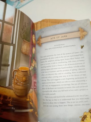 Bee Tarot - Kristoffer Hughes