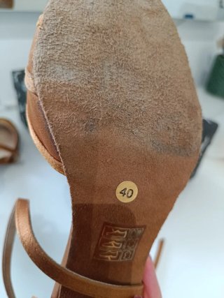 Zapatos de baile Reina dorados talla 40