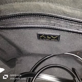 Borsa Alviero Martini ALV