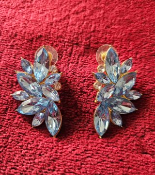Pendientes llamativos florales con cristales azule