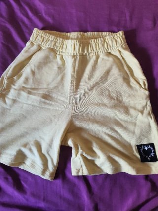 Bermudas Amarillas
