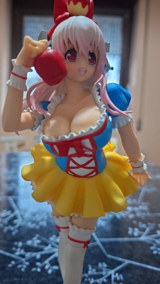 Figura Super Sonico