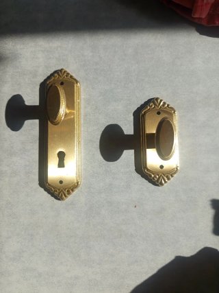 Pomos dorados vintage para armarios