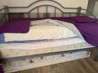 Sofá cama metálico