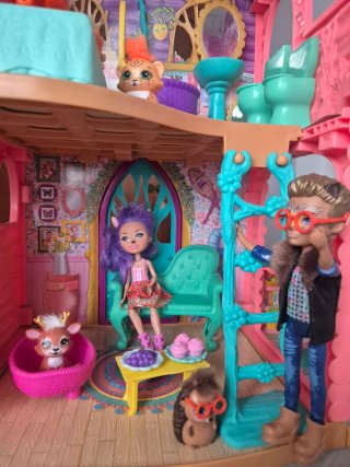 Casa de Muñecas Enchantimals completa y como nueva