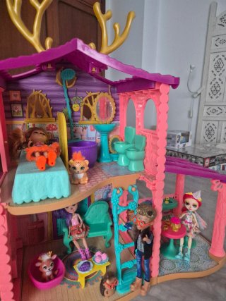 Casa de Muñecas Enchantimals completa y como nueva