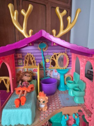 Casa de Muñecas Enchantimals completa y como nueva
