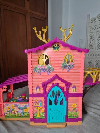 Casa de Muñecas Enchantimals completa y como nueva
