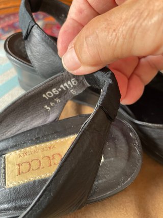 Zapatos Gucci Negros con Pedrería Multicolor