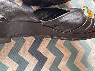 Zapatos Gucci Negros con Pedrería Multicolor